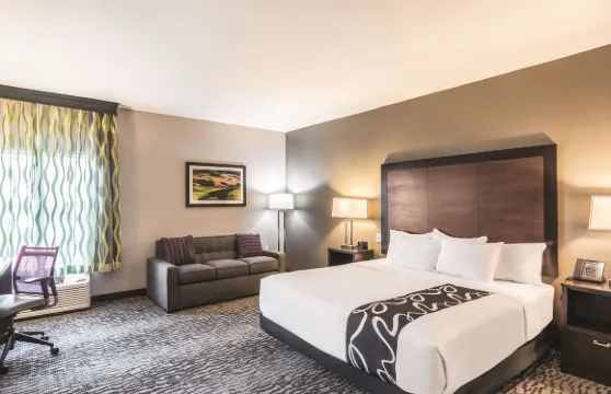 沃拉沃拉昆塔温德姆套房酒店