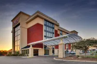 Drury Inn & Suites Evansville East - parking