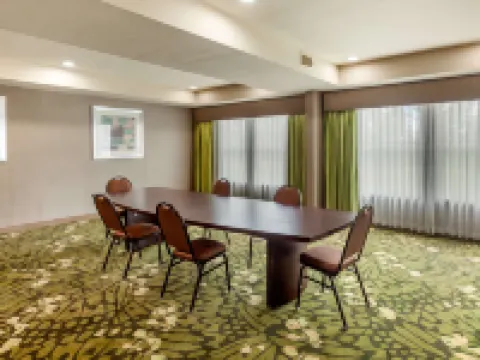 Quality Suites Sherman Hotels in Sherman