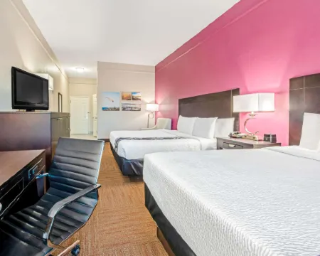 La Quinta Inn & Suites by Wyndham Winnie Hoteles en Winnie