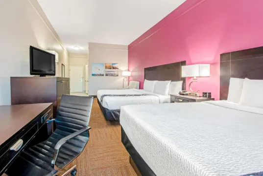 La Quinta Inn & Suites by Wyndham Winnie