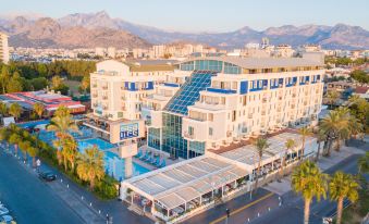 Sealife Family Resort Hotel