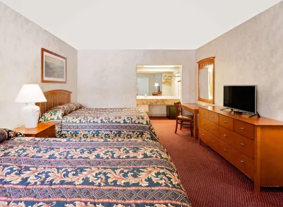 Super 8 by Wyndham Traverse City