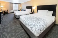 La Quinta Inn & Suites by Wyndham Logan فنادق في لوغان