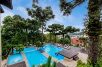Wish Serrano Resort - Pools