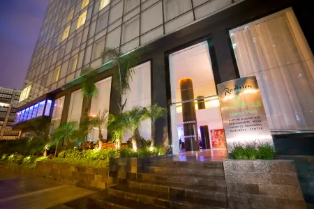 Radisson Decapolis Miraflores