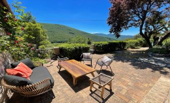 Sleeps 8. Private Pool Villa and Cottage in Spoleto