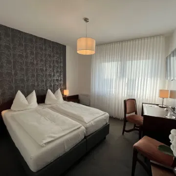 ホテル ガルニ ゲイスラー ケルン・ボン空港周辺のホテル