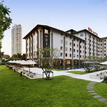 Ibis Bangkok Riverside Отели рядом с достопримечательностью «Риверсайд»