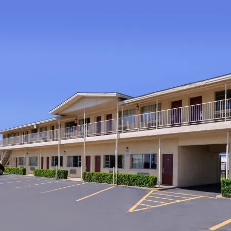 Scottish Inns & Suites