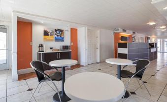 Motel 6 Kirkland, WA - North Kirkland