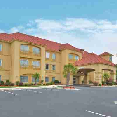 La Quinta Inn & Suites by Wyndham Savannah Airport - Pooler Hotel Exterior