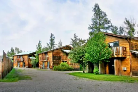 Virginian Resort Отели рядом с достопримечательностью «Methow River»