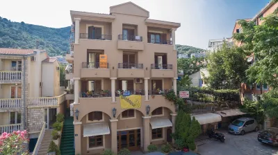 Central Hotel-Budva