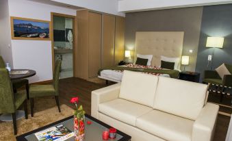 Hotel Santiago - Housity