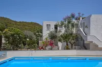 Cascade Holiday Resort - Pools