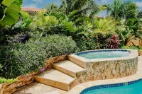 Spacious 4-Bedroom Apartment 2 km from Eagle Beach