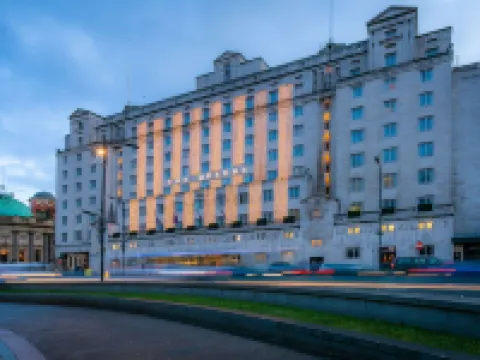 The Queens Hotel Hotels near Leeds City Museum