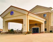 Comfort Suites Lindale Hotels near Pickers Pavilion