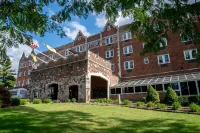 The Albion Summit Hotels in Millburn