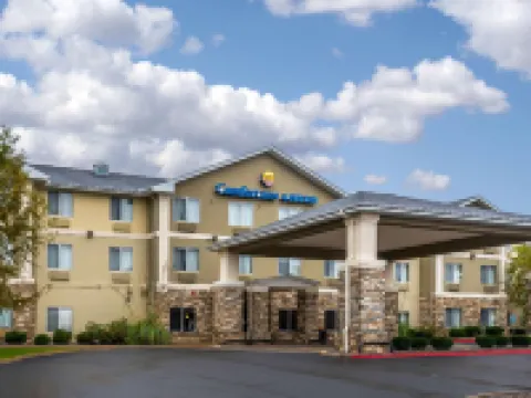 Comfort Inn & Suites Hotels in Pittsburg