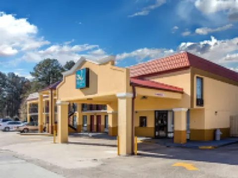 Quality Inn Hotels in Acworth