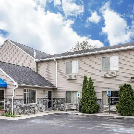 Passport Inn Paradise PA