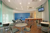 SpringHill套房達拉姆教堂山酒店 - 早餐
