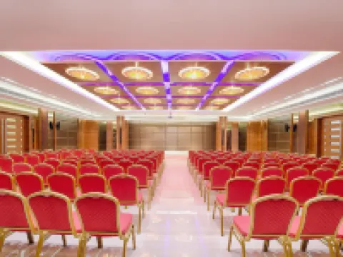 Hotel Vivera Grande Hotels in Dindigul