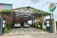 Budi Bambu Homestay Yogyakarta Bangunjiwo Mitra RedDoorz - parking