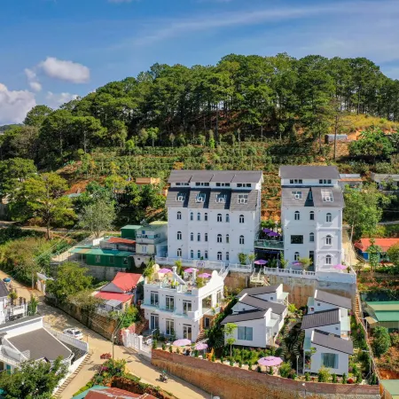 Shin Village Hotel