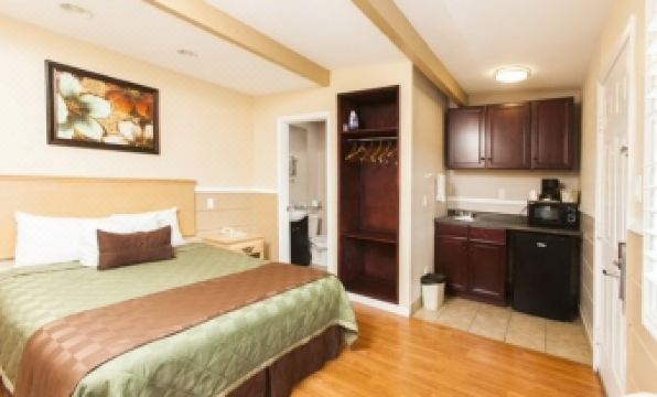 Tri-Valley Inn & Suites