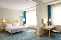 Radisson Blu Hotel, Chelyabinsk Hotels near Pamyatnik I. V. Kurchatovu
