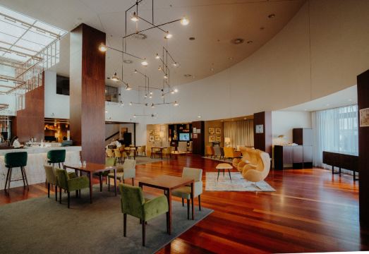 Holiday Inn Porto - Gaia의 레스토랑 내부