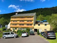 Hôtel les Mouflons Hotels in Picherande