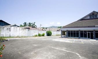 RedDoorz Plus Near Pelabuhan Bitung