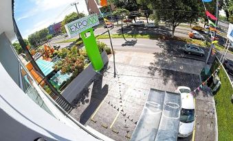 Hotel Lemon Green -Zona Expo Frente Al Centro de Convenciones