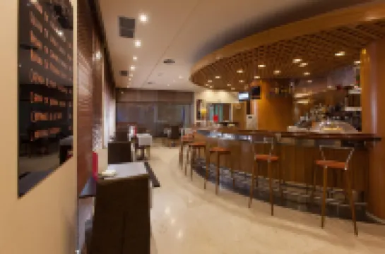 Silken Luis de León