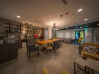 Watermark Hotel-The Harbour Hotels near Siziwan