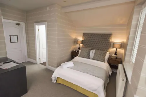 The Bear, Cowbridge فنادق في Rhoose
