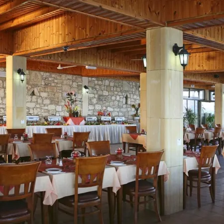 Corallia Beach Hotel Apartments