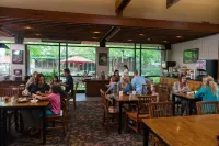 Williamsburg Woodlands Hotel & Suites, an Official Colonial Williamsburg Hotel - breakfast