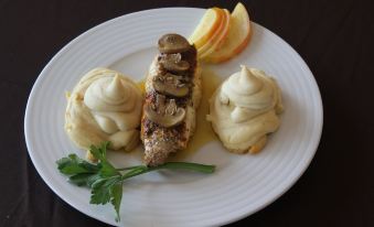 5. Hotel Im..