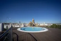 Abba Sevilla - Hot Tub