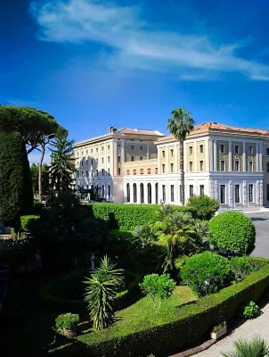TH Roma - Carpegna Palace Các khách sạn gần Caritas Italiana