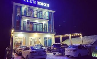 Blue Moon Tam Dao