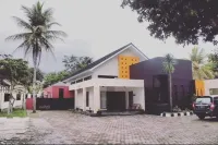 Hotel/Villa Anugerah Hotel dekat Taman Batu Hanjuang