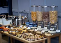 Holiday Inn Express Nashik Indira Nagar - Breakfast