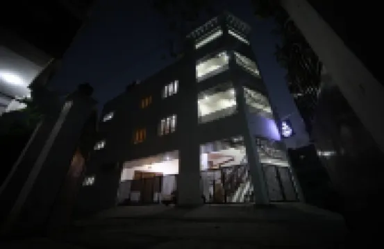 羅斯科特爾沙拉旅館，龐迪切裏