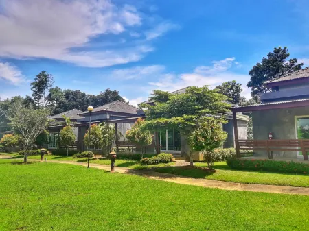 The One Resort Отели рядом с достопримечательностью «Phra That Doi Tung»